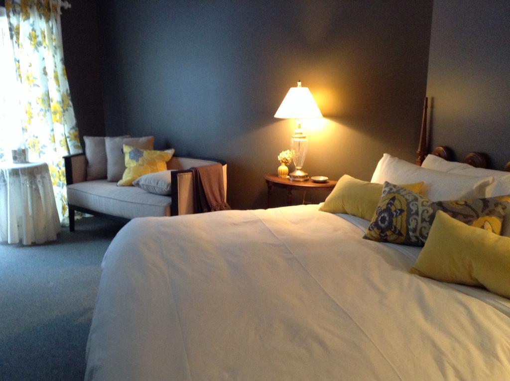Green River Inn Sandgate Экстерьер фото