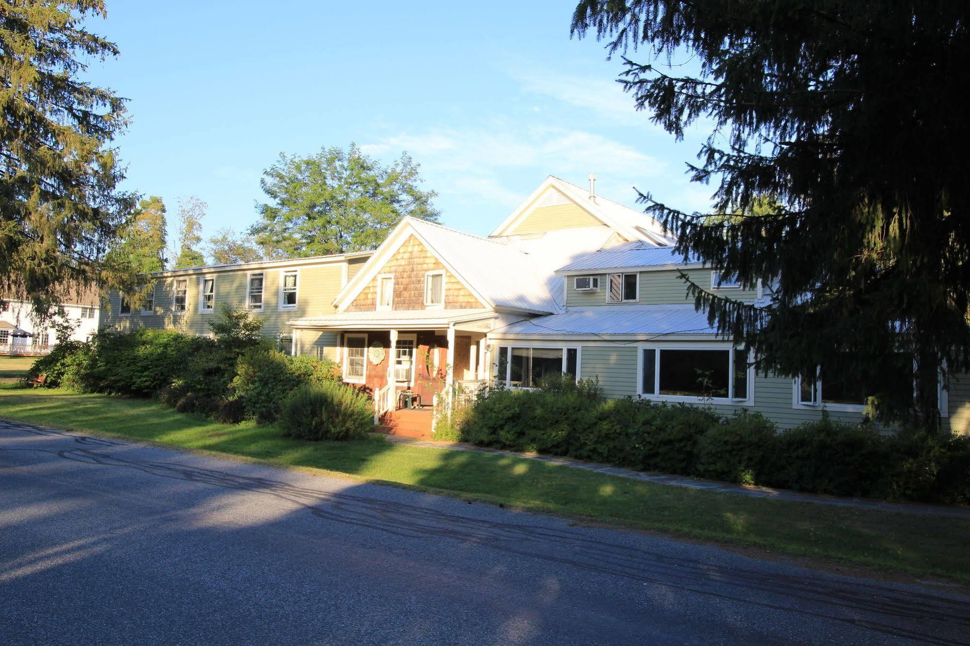 Green River Inn Sandgate Экстерьер фото